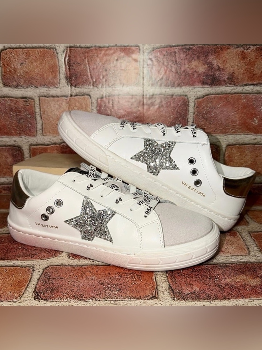 Pre-Owned Vintage Havana Grande Sneaker White Silver Star Size 6 Women Trendy
